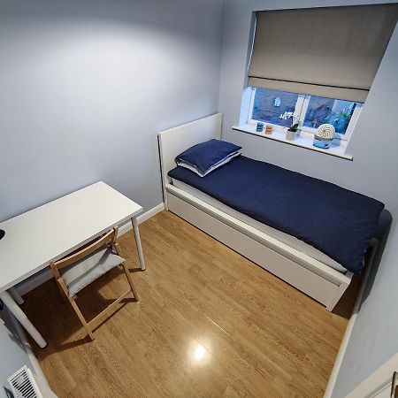 Joshua Court Single Room Stoke-on-Trent Ngoại thất bức ảnh