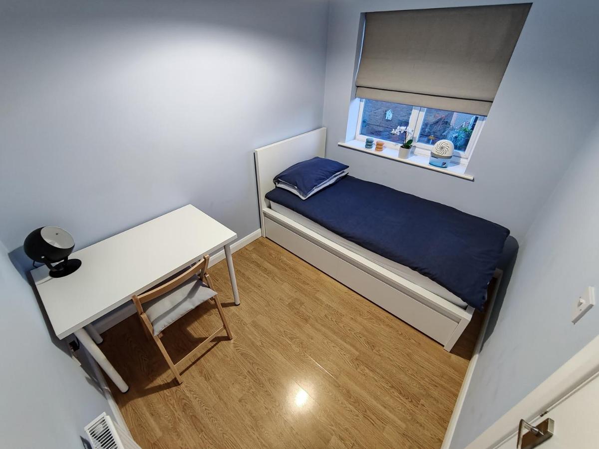 Joshua Court Single Room Stoke-on-Trent Ngoại thất bức ảnh